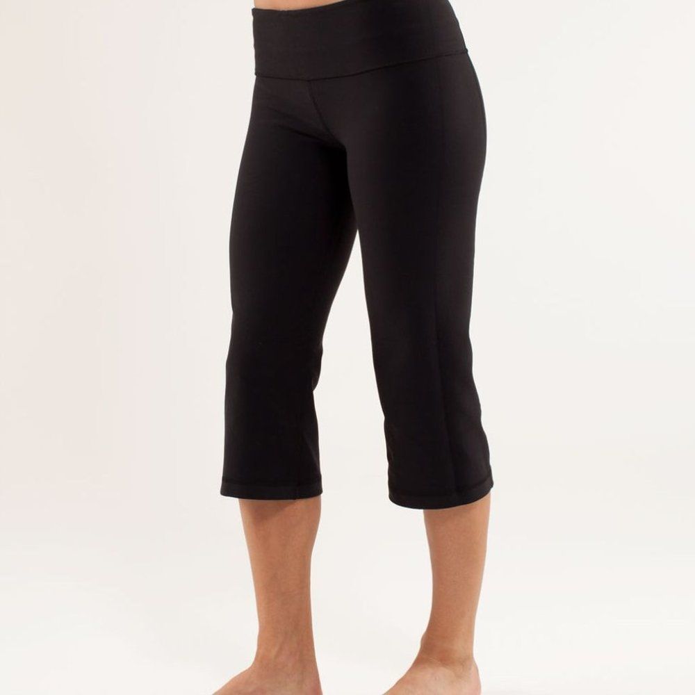 Lululemon Groove Crop Black / Wee Are From Space Coal Fossil / Fossil Size 4 - Picture 8 of 10